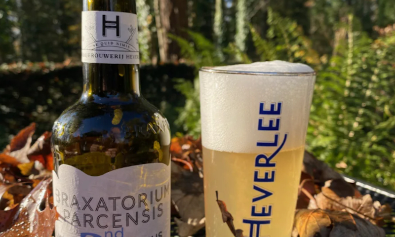 Braxatorium Parcensis Twee Quirinus flesje en glas